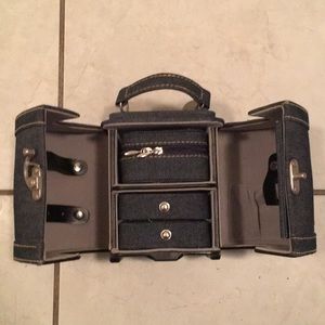 Vintage jewelry box, for vanity or traveling